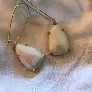 Nancy drop earrings 🤍